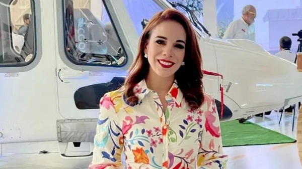 Debora Estrella por Reprodução