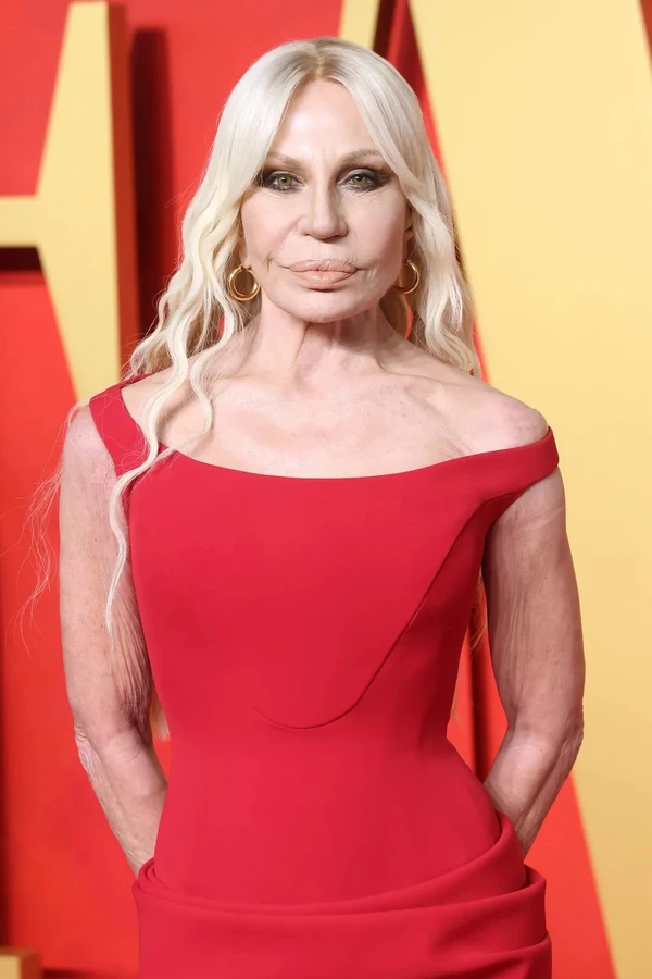 Donatella Versace em março de 2024  por Reprodução/Getty Images