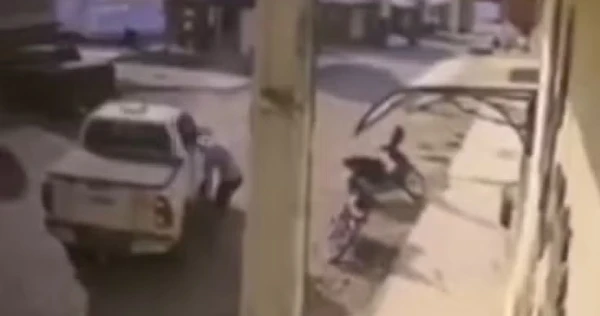 Imagens de câmeras mostram sequência da execução de homem por Reprodução