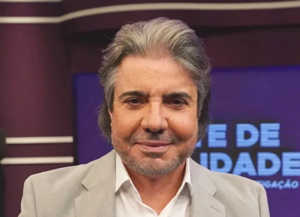 João Kleber atualmente apresenta os programas João Kléber Show e Teste de Fidelidade na RedeTV! por Reprodução/Redes Sociais 