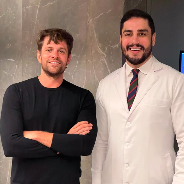 Médico atendia famosos por Reprodução | Facebook