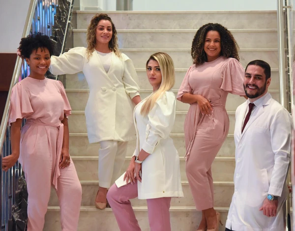 Médico atendia famosos por Reprodução | Facebook