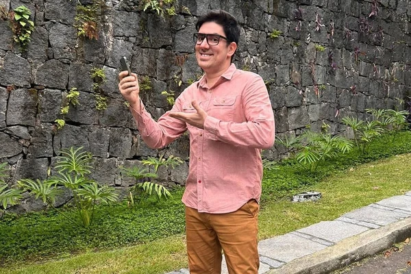 Rivo e Marcelo Adnet por Reprodução