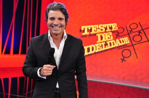O icônico “Para, para, para!” de João Kleber, que marcou gerações com o Teste de Fidelidade na televisão por Reprodução/Rede TV!