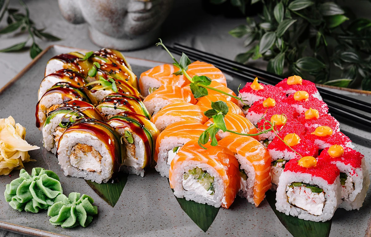 Sushi e comida japonesa por Shutterstock