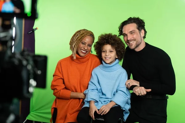 Antônio Caramelo, filho de Aline Wirley e Igor Rickli estreia como dublador ao lado dos pais por Divulgação