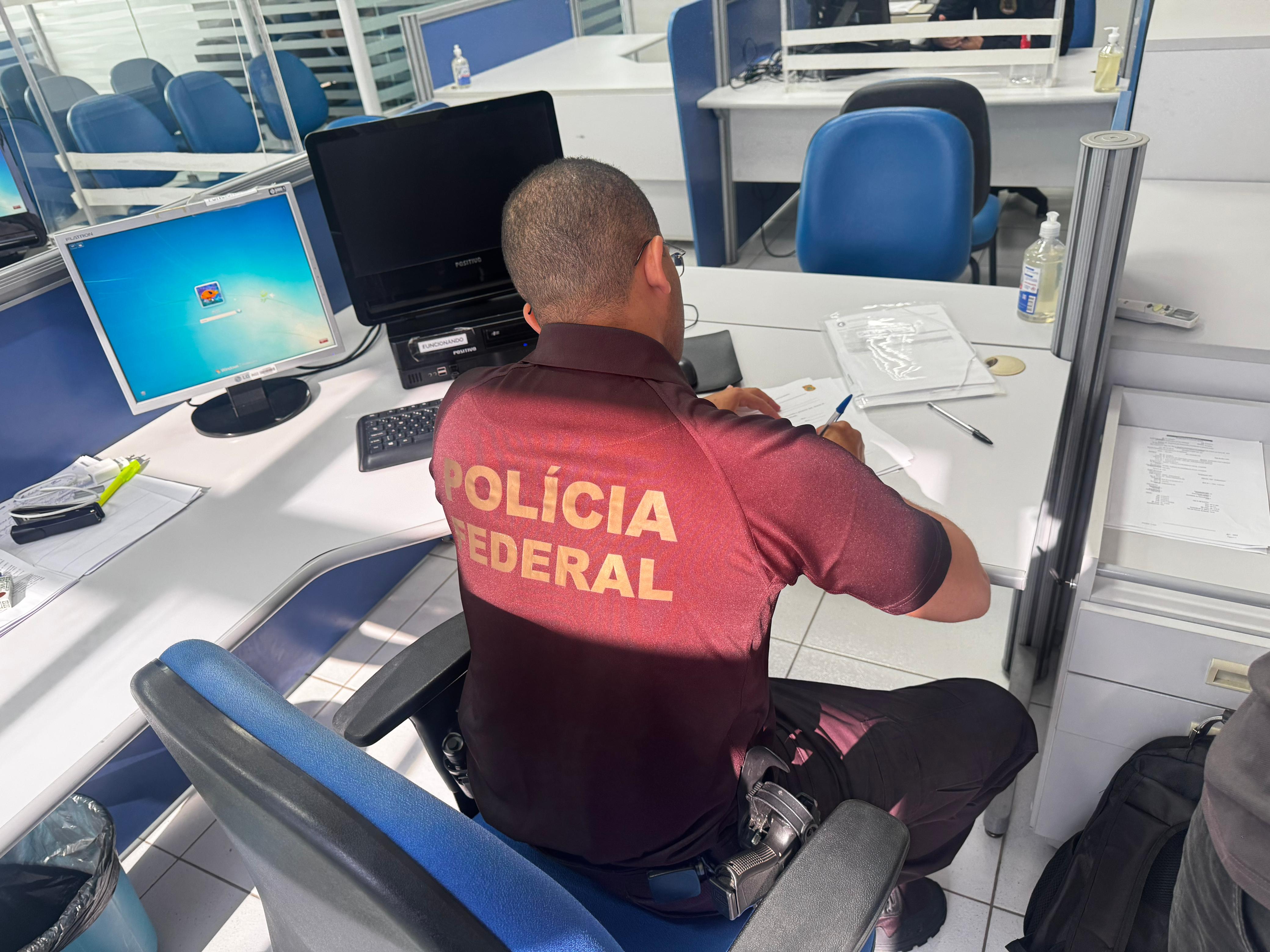 Carros de luxo foram apreendidos em mandado contra a advogada por Reprodução