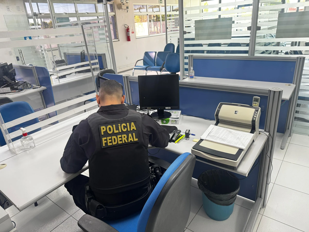 Carros de luxo foram apreendidos em mandado contra a advogada por Reprodução