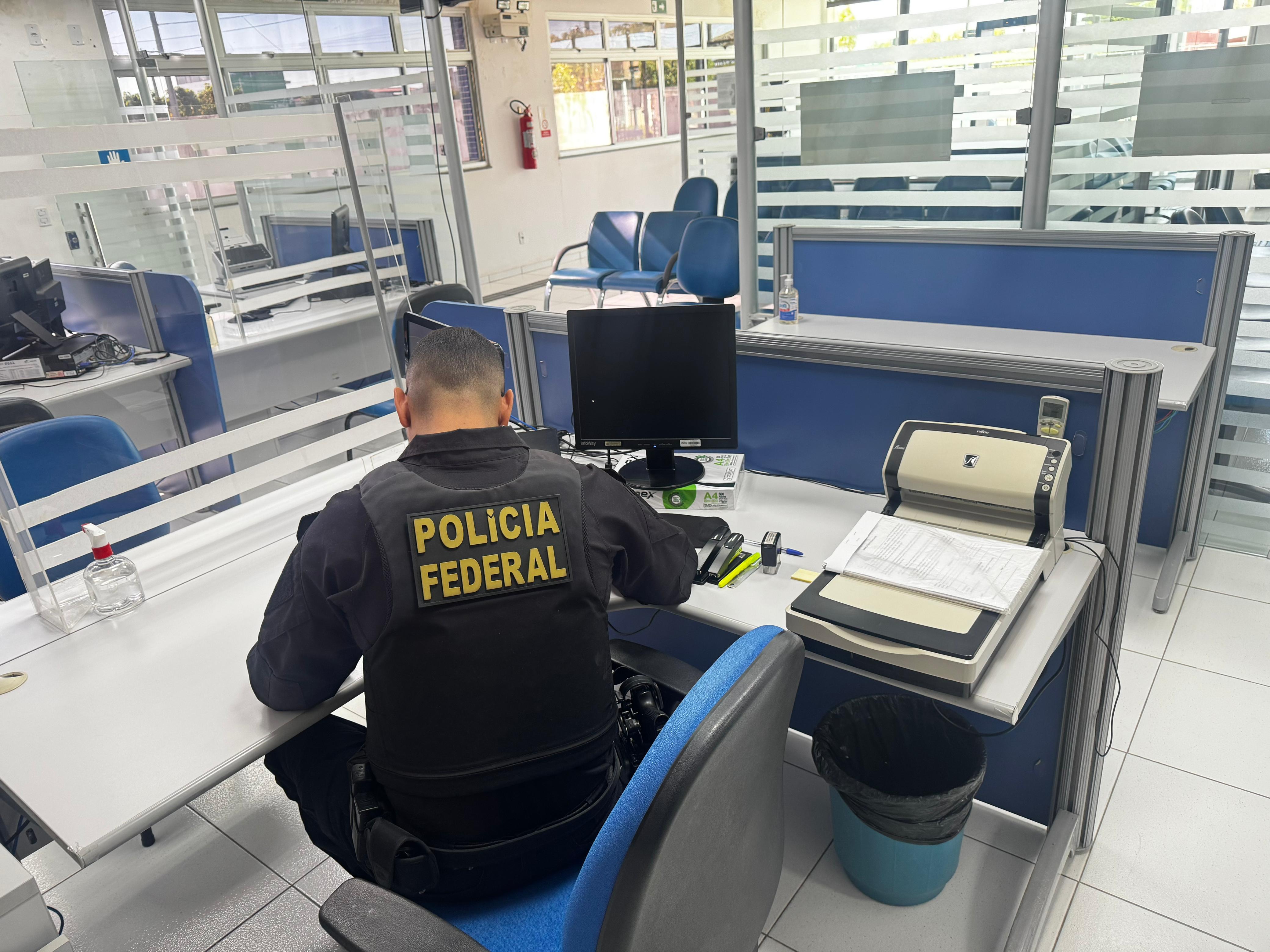 Carros de luxo foram apreendidos em mandado contra a advogada por Reprodução