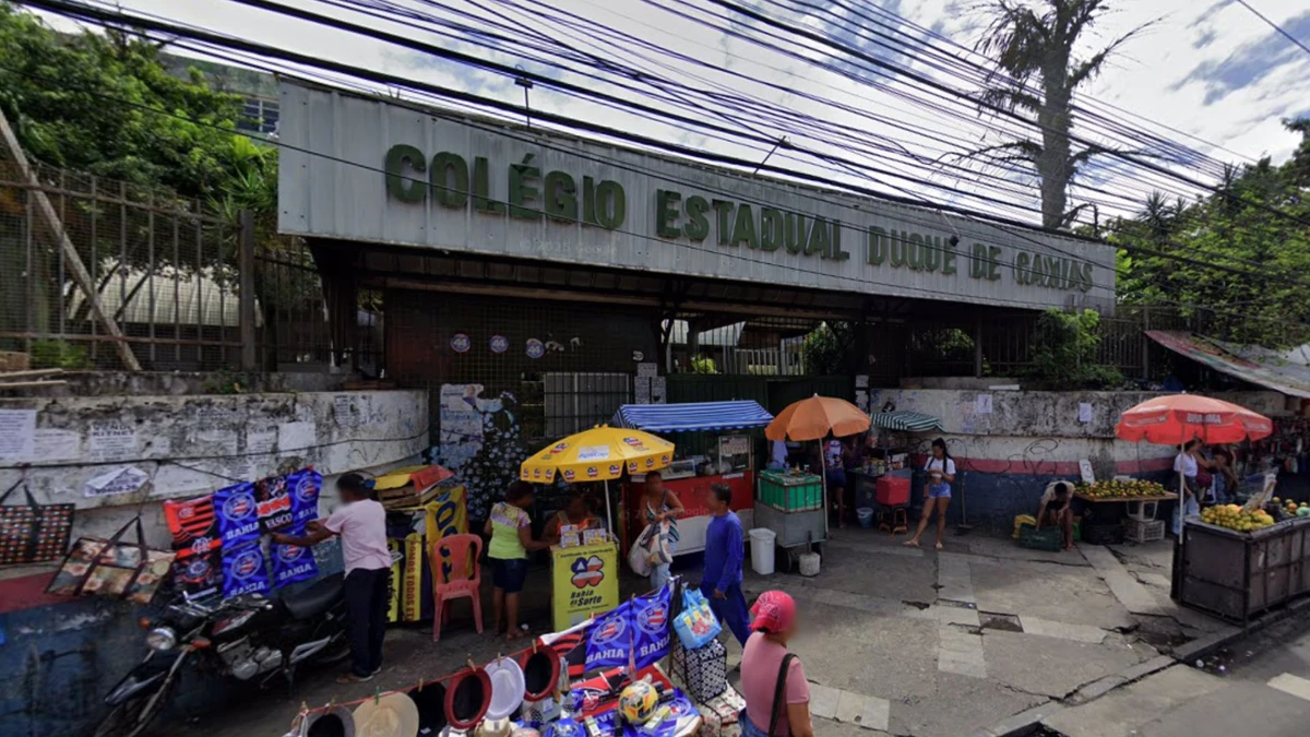 Colégio estadual fica localizado na Liberdade