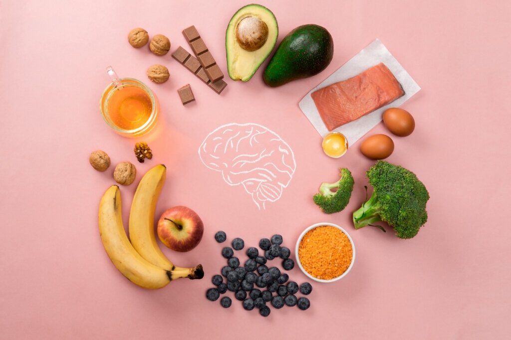 A dieta MIND surgiu com o propósito de contribuir para a saúde do cérebro (Imagem: Svetlana Khutornaia | Shutterstock)