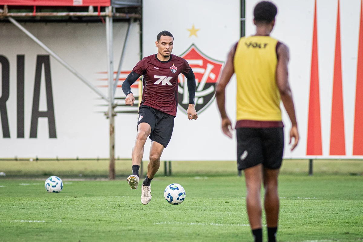 Elenco do Vitória treinando em preparação para encarar o Grêmio (23/9) por Victor Ferreira/EC Vitória