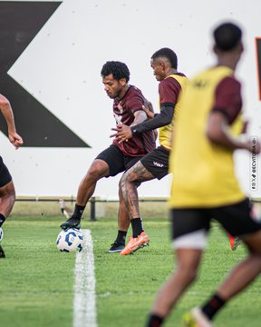 Elenco do Vitória treinando em preparação para encarar o Grêmio (23/9) por Victor Ferreira/EC Vitória