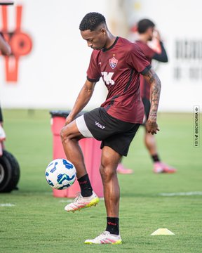 Elenco do Vitória treinando em preparação para encarar o Grêmio (23/9) por Victor Ferreira/EC Vitória