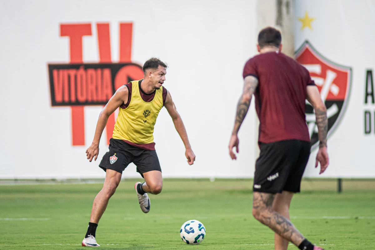 Elenco do Vitória treinando em preparação para encarar o Grêmio (23/9) por Victor Ferreira/EC Vitória