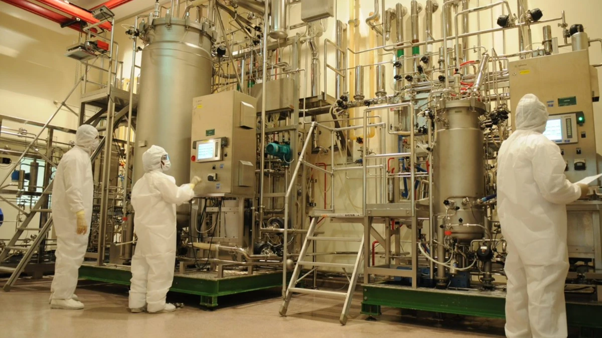 O Complexo Econômico-Industrial da Saúde (CEIS) tem previsão de investimentos de R$ 60 bilhões até 2026.Na imagem, as instalações da fábrica de vacinas da Fiocruz, em Bio-Moranguinhos - RJ