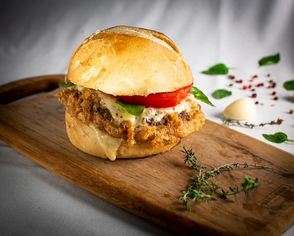 Sanduíche Ciabatta com parma e cream chease, Casa Chalabi por Divulgação