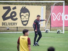 Imagem - De olho no Grêmio, Jair Ventura comanda primeiro treino à frente do Vitória