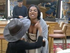 Imagem - Namorada de Belo, Rayane Figliuzzi anuncia processo contra Carol Lekker após acusação em 'A Fazenda 17'