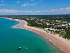 Imagem - Praias preservadas e cenários paradisíacos atraem visitantes em Camaçari
