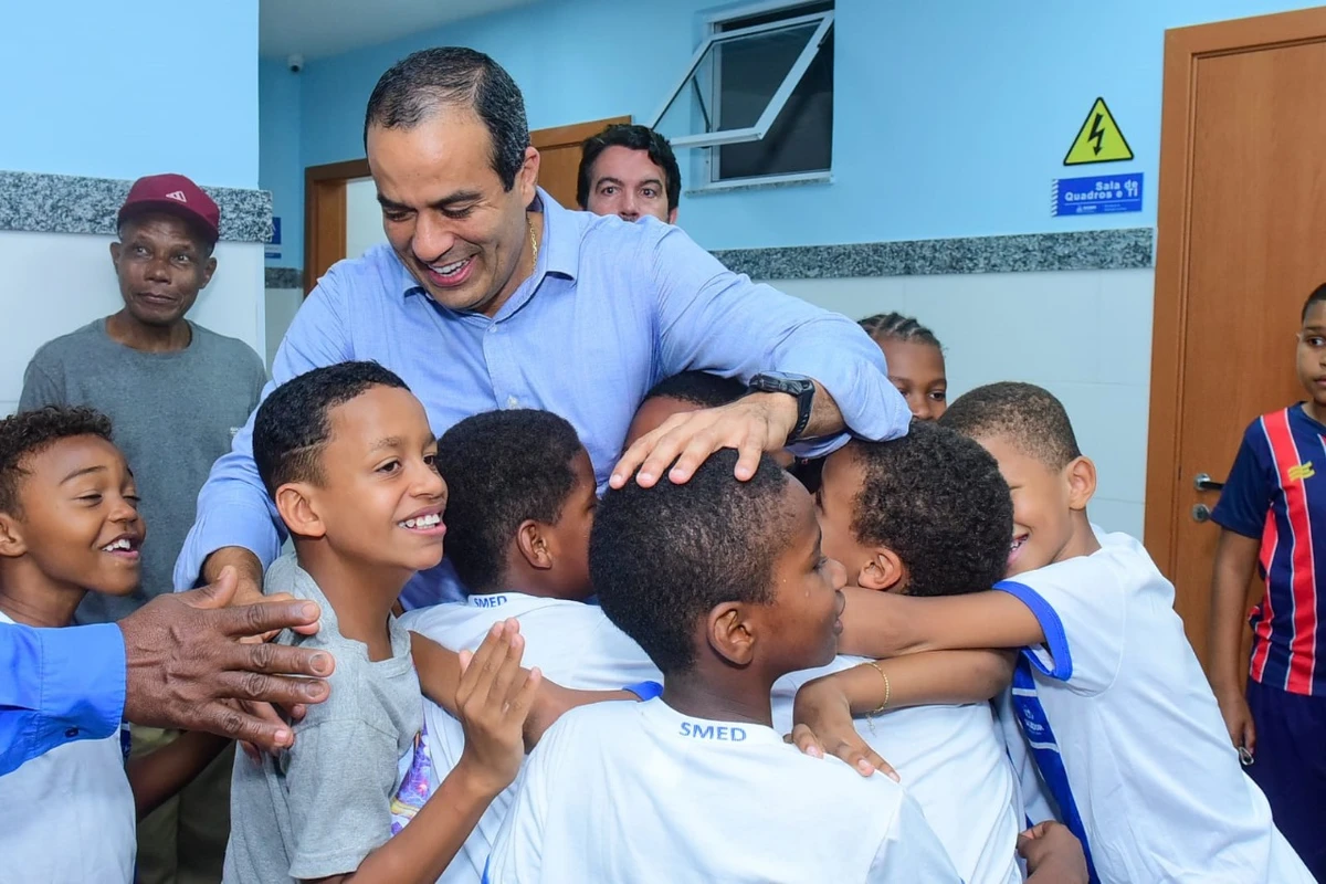 Bruno Reis entregou escola reconstruída em Cosme de Farias por Jefferson Peixoto / Secom PMS