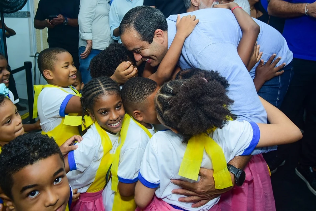 Bruno Reis entregou escola reconstruída em Cosme de Farias por Jefferson Peixoto / Secom PMS