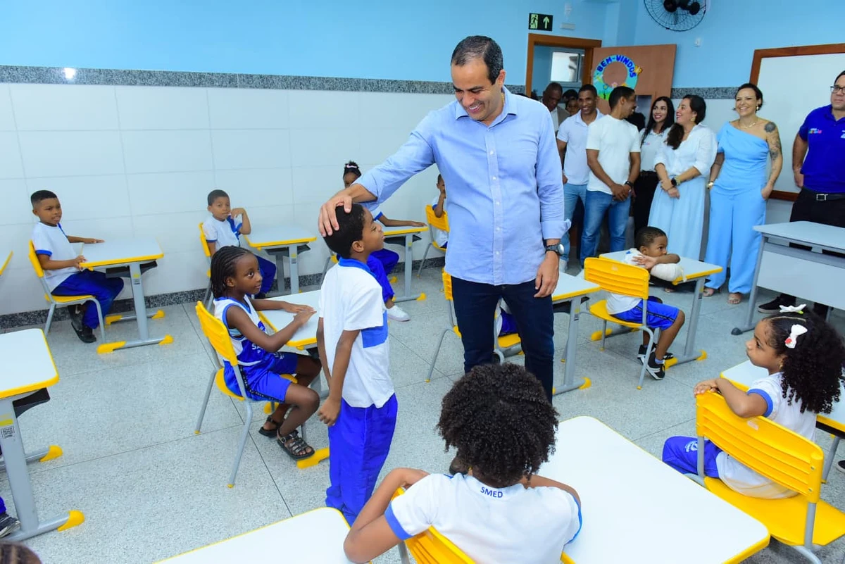Bruno Reis entregou escola reconstruída em Cosme de Farias por Jefferson Peixoto / Secom PMS