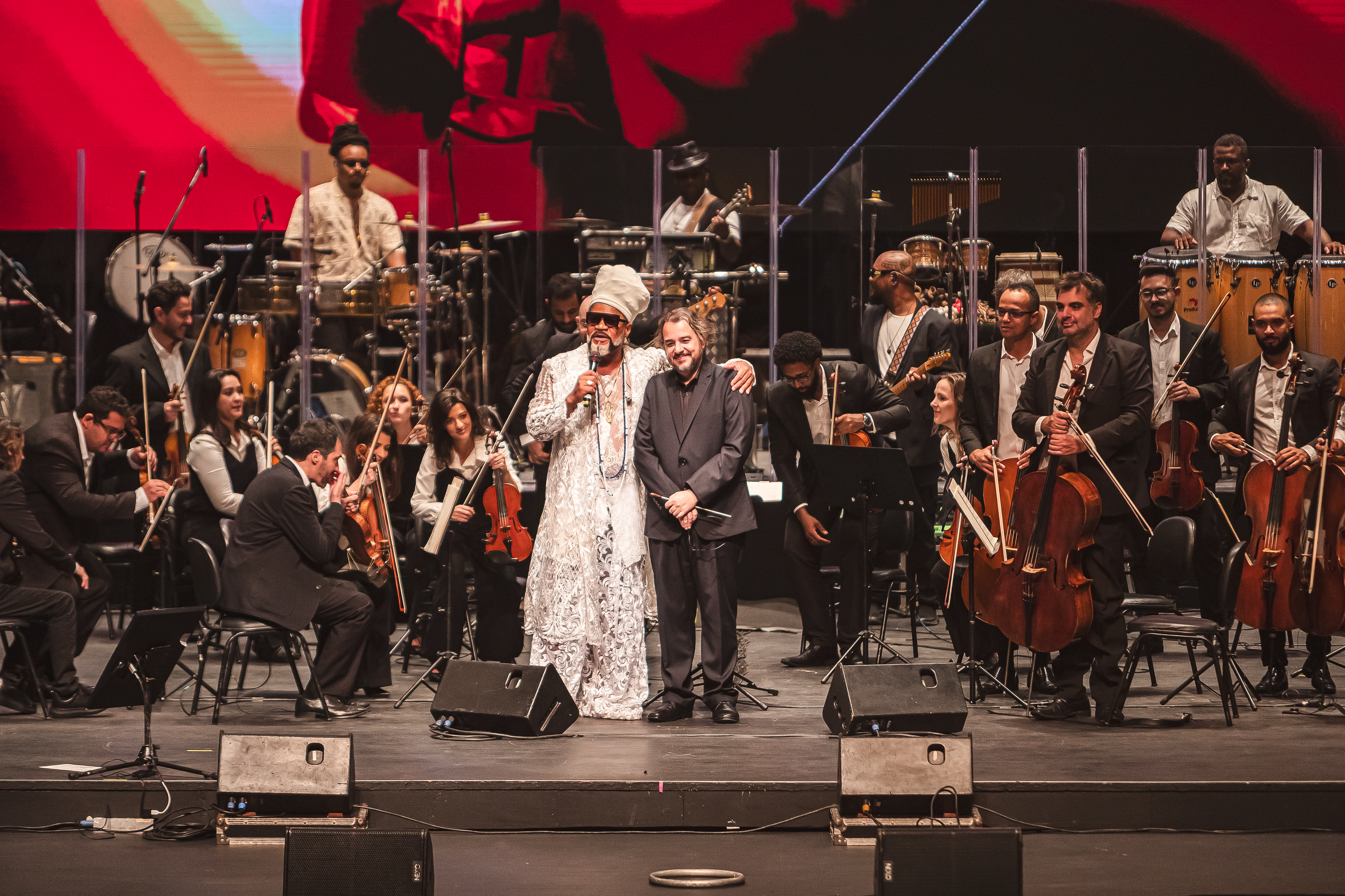 Carlinhos Brown e Orquestra Ouro Preto se apresentam juntos há um ano por Rapha Garcia/Divulgação