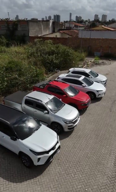 Carros também foram apreendidos  por Reprodução