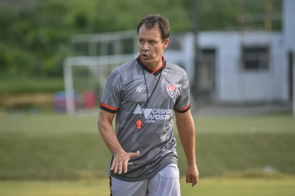 Dado Cavalcantti - 84 dias (10 jogos) por Pietro Carpi/EC Vitória