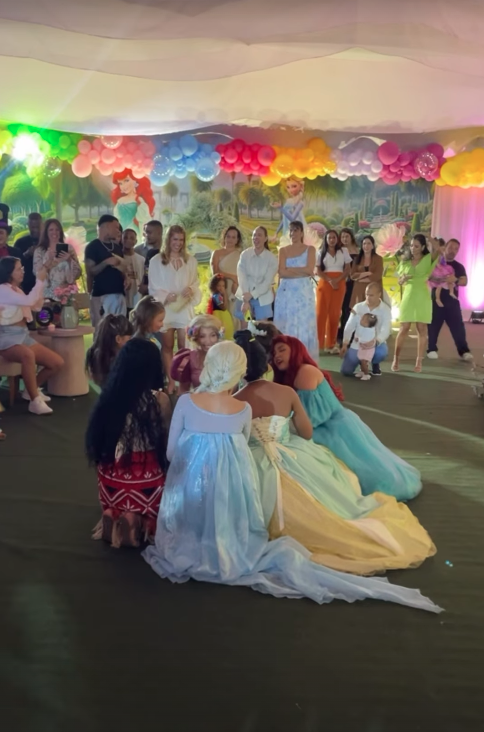 Detalhes da festa de 4 anos de Liz por Reprodução | Redes Sociais