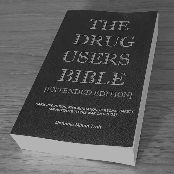 Dominic Milton Trott é o autor do livro The Drug Users Bible" (A Bíblia dos Usuários de Drogas) por Reprodução