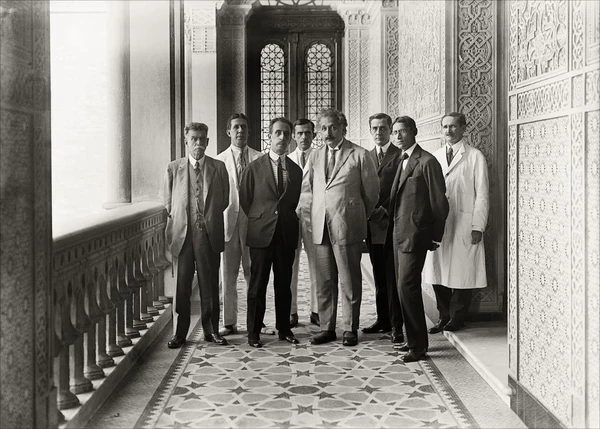 Em 1925, Chagas foi um dos anfitriões da visita de Albert Einstein ao Instituto Oswaldo Cruz, no Rio