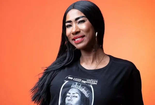 Inês Brasil iniciou sua carreira aos 18 anos no Sargentelli, na casa de espetáculos Oba-Oba, onde atuou como uma das "Mulatas" por Divulgação