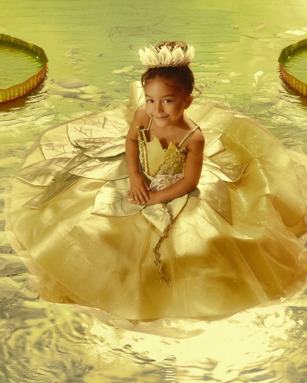 Liz encanta como princesa Tiana em festa de 4 anos por Reprodução/Instagram
