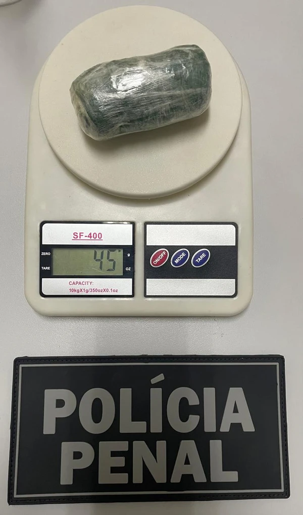 Mulheres são flagradas tentando entrar com drogas no Conjunto Penal de Barreiras por Divulgação/Seap