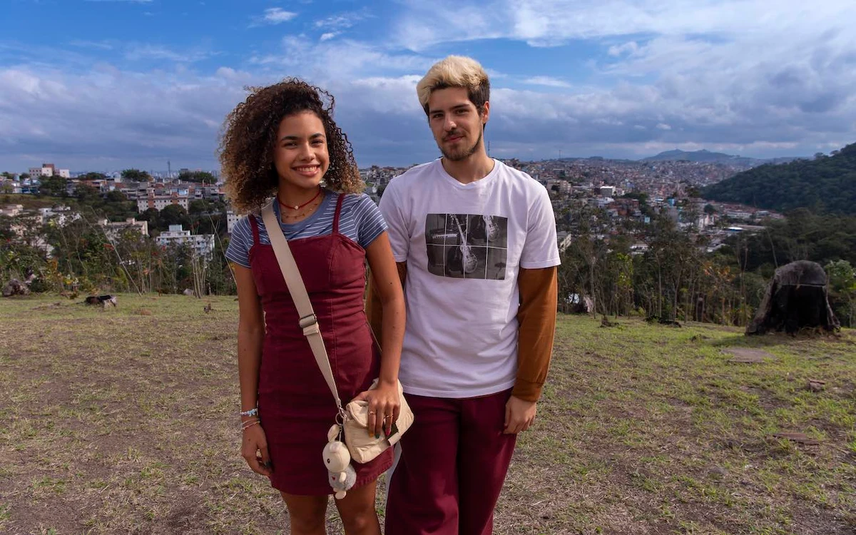 O bebê de Joélly é fruto do romance com Raul (Paulo Mendes), rapaz rico que passou a frequentar a Chacrinha em busca de drogas. por Divulgação