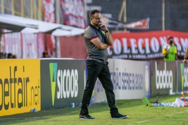 Wagner Lopes - 124 dias (24 jogos) por Pietro Carpi/EC Vitória