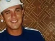 Imagem - Jovem aparece vivo no próprio velório e gera caos em cidade