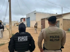 Imagem - Policial militar é alvo de operação por negociar armas com facção na Bahia