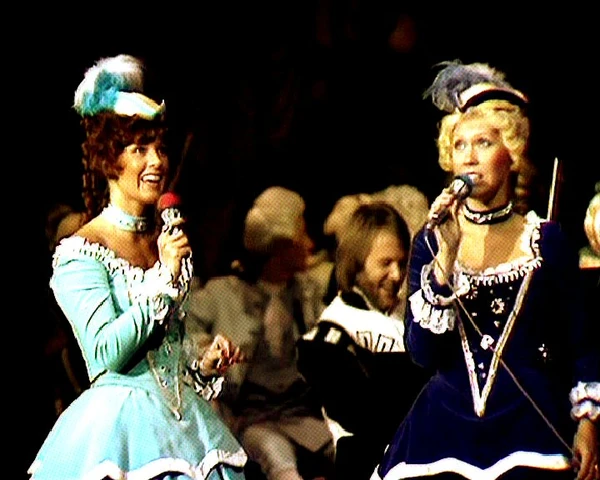 ABBA canta "Dancing Queen" em gala para Rainha Silvia por Reprodução