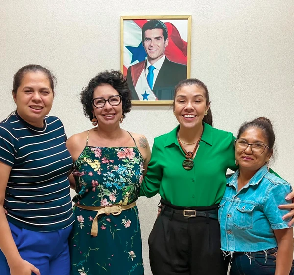 Amigas foram surpreendias no final de programa por Reprodução | Instagram