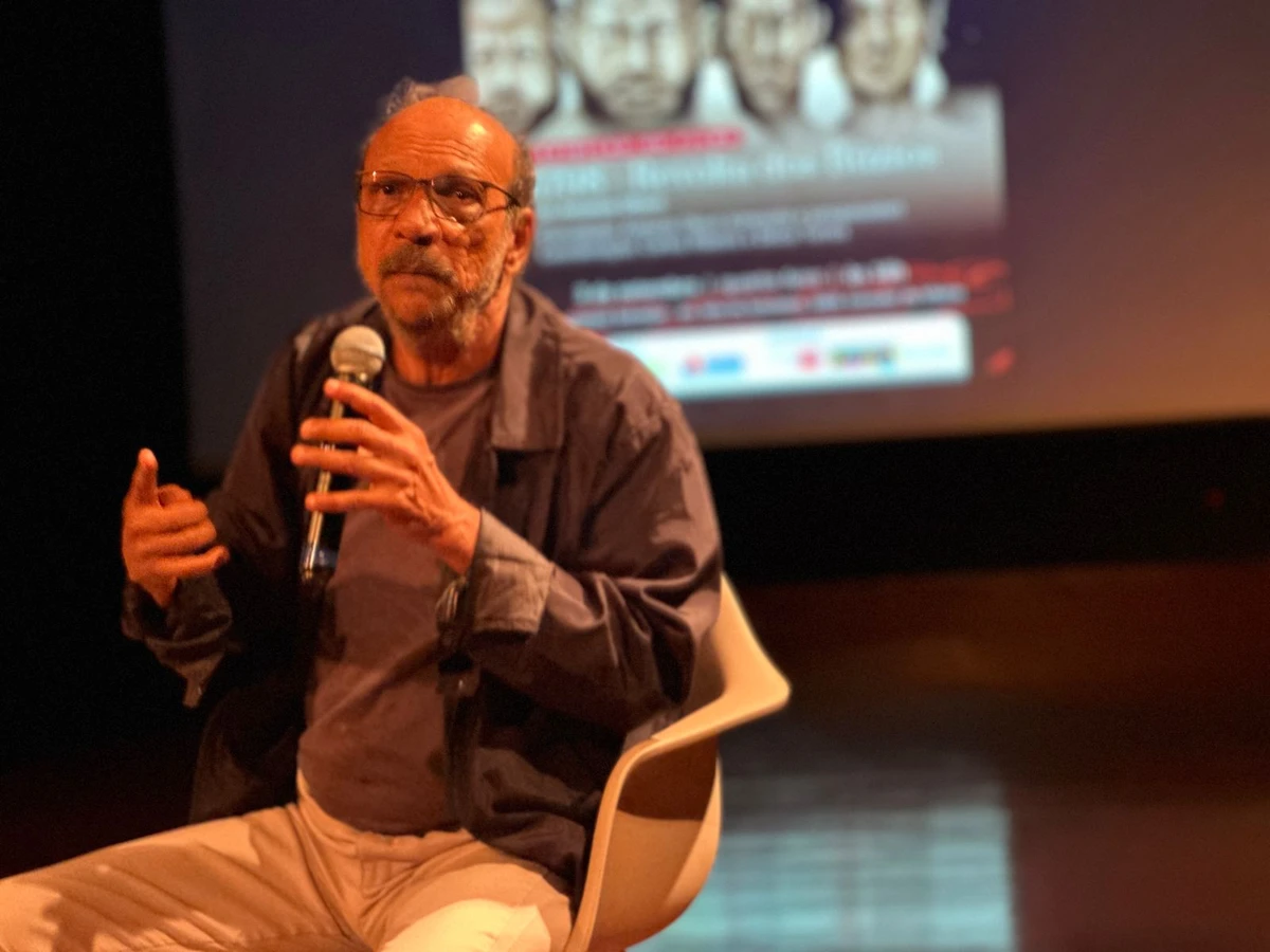 Antônio Olavo por divulgação