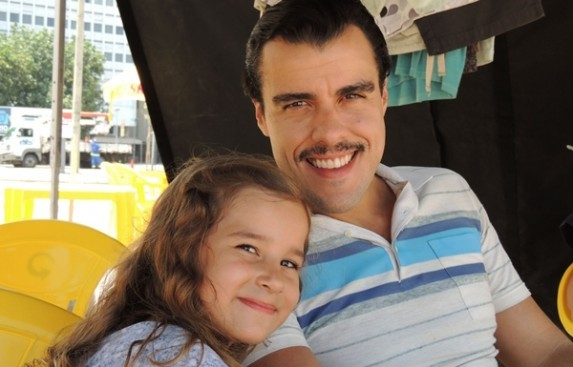 Duda Wendling, a Clarinha de ‘Avenida Brasil’e Joaquim Lopes  por Divulgação 