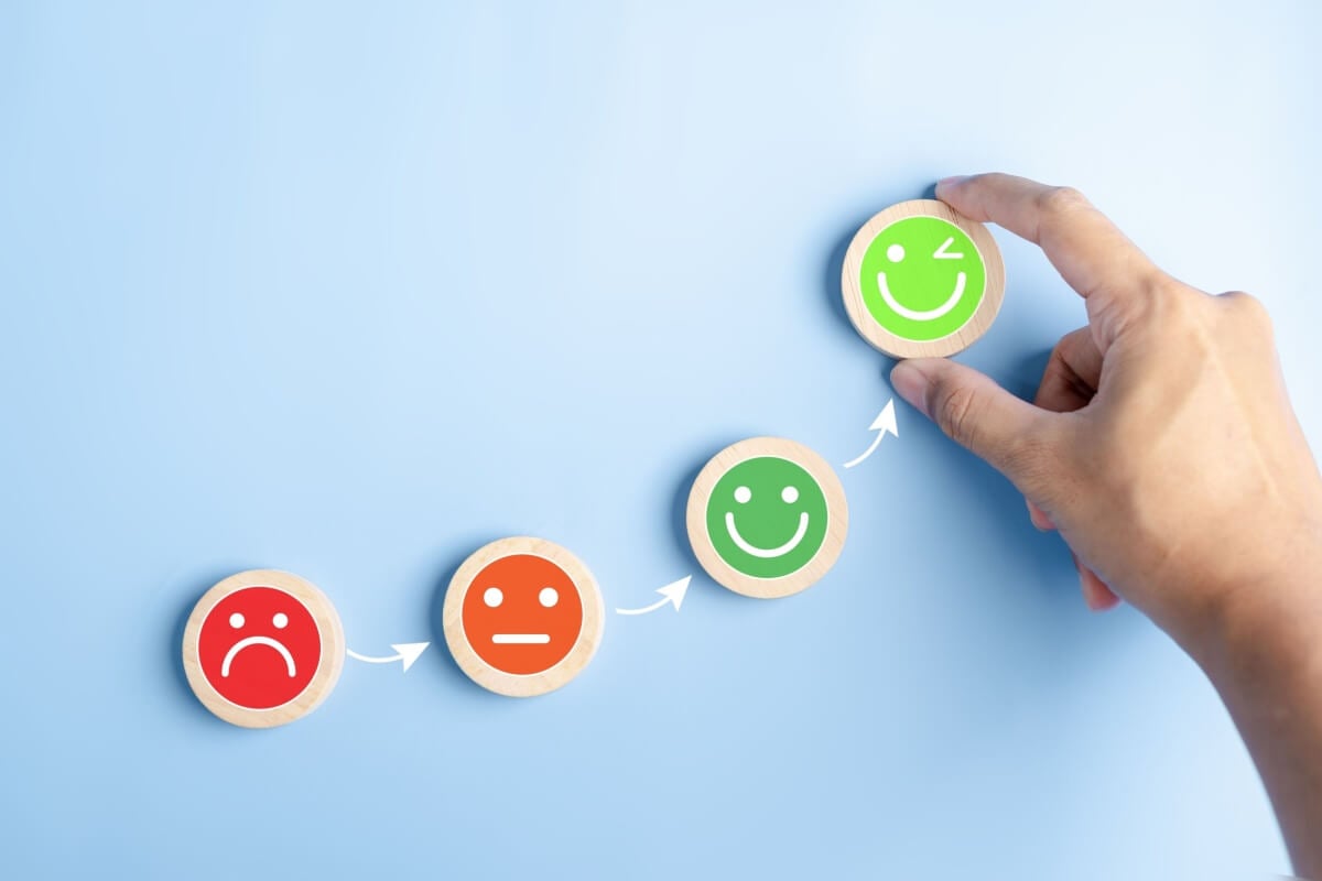 Soluções instantâneas para anestesiar o mal-estar não resolvem o problema (Imagem: MMD Creative | Shutterstock)