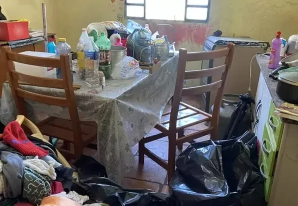 Imagem mostra parte da casa que recebeu ajuda do projeto de Ellen Milgrau  por Divulgação