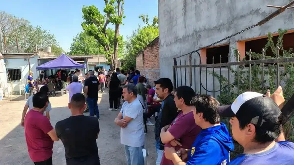 Jovem de 22 anos comparece ao 'próprio' enterro por Reprodução