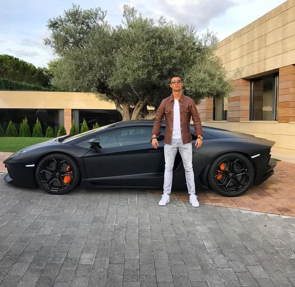 Lamborghini Aventador por Reprodução 