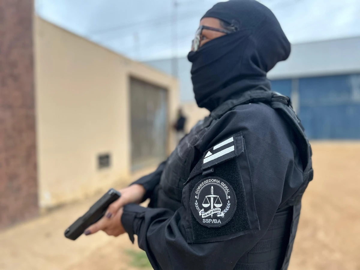 PM é alvo de operação por negociar armas com facção por Reprodução
