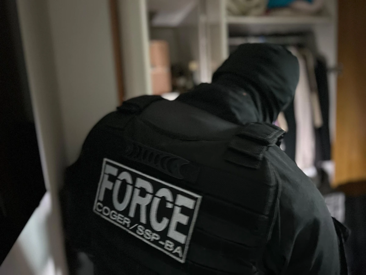 PM é alvo de operação por negociar armas com facção por Reprodução